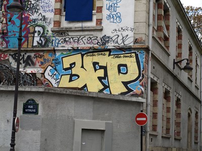 photo graffiti Paris 20eme arrondissement